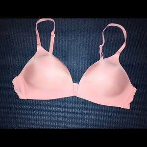 Victoria’s Secret T-Shirt bra 34B